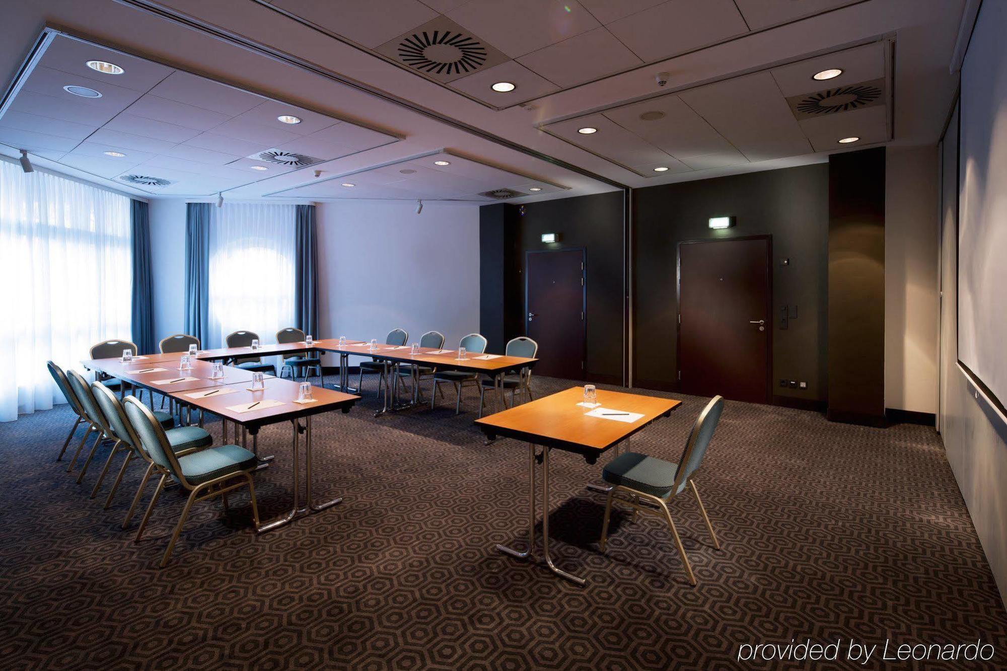 Courtyard By Marriott Berlin Teltow Hotel Exterior photo